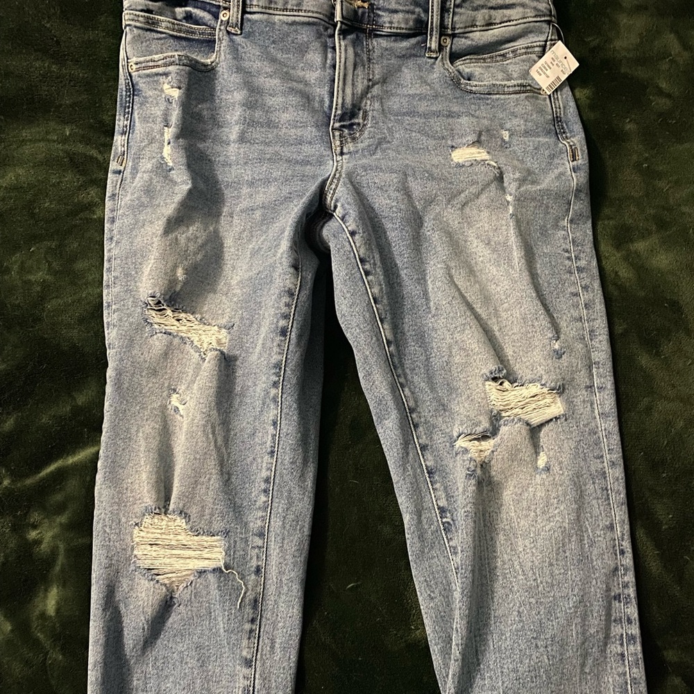 Maurice’s crop distressed jeans